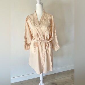 Fleur Wood Light Pink Embroidered Floral Lightweight Short Robe Size M/L